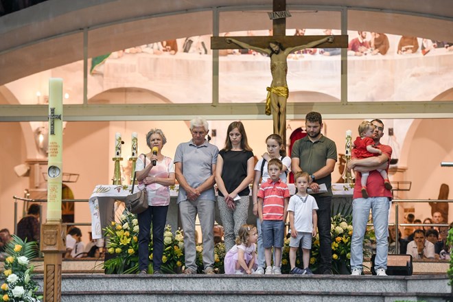 Subotnjim večernjim programom u Ludbregu započeo 4. nacionalni susret hrvatskih katoličkih obitelji